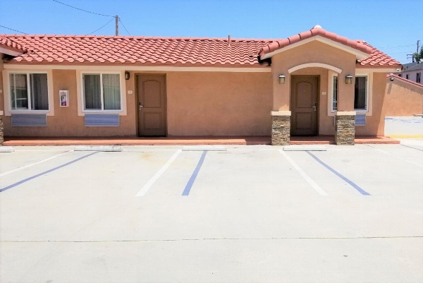 Diamond Bell Inn & Suites image 4